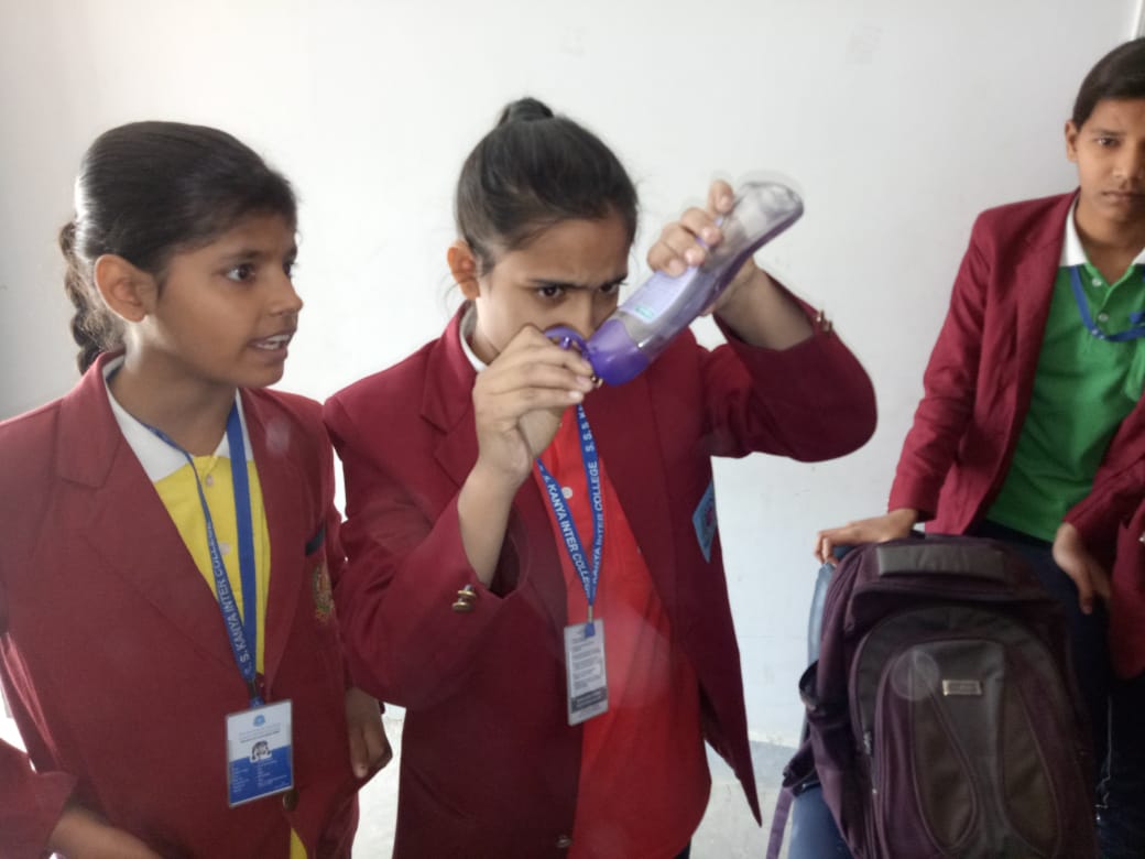 arch_foundation's tweet photo. Our Science Club activities in partnership with Covestro India are getting more and more popular among students.  Children are naturally curious and it is important to provide them a platform to learn through activities, exploration and their own experiments. https://t.co/hpnuNU4WL1