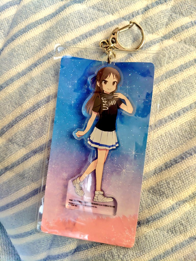 エアリオp提督 有坂真白fc 100円ショップで買った縦長アクキーカバー U149アクキーに丁度いいかなと思ったけどちょっと 大きいかな 付属してる背景用紙入れるとこんな感じ