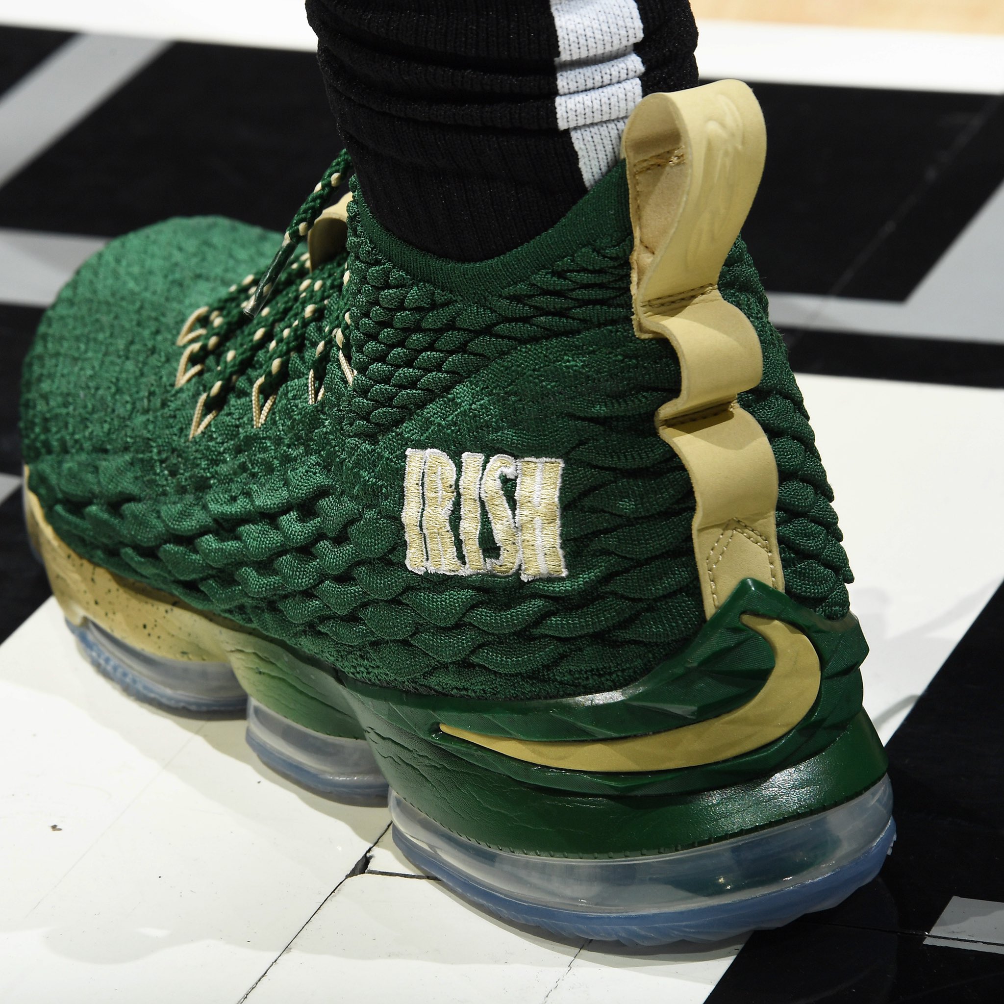 lebron 15 svsm