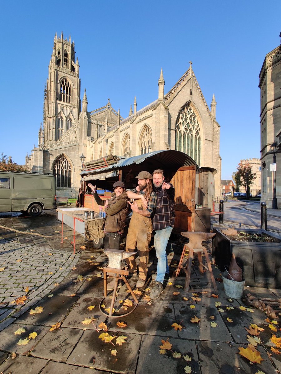 We will be holding a free Blacksmithing workshop today in Hedge End Drummond #Community Center, join us to forge metal feathers and gems to become part of the #publicart interactive sculptures #craftworkshop #CommunityEngagement #bexsimon