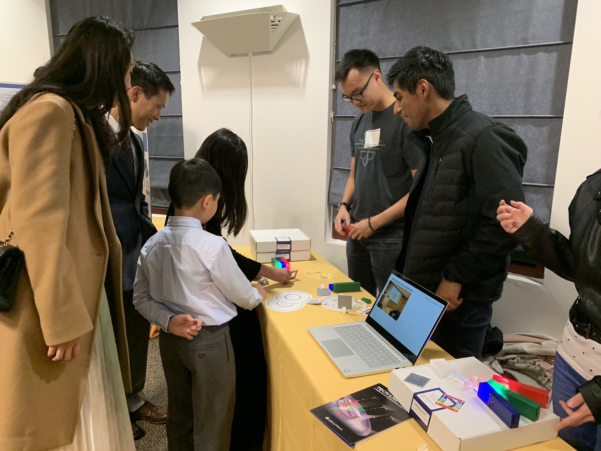 OpticsUCDavis's tweet photo. Club presentation in UC Davis College of Engineering Alumni Event! Optics kits and club activities were shown to alumni. Welcome back and enjoy!
#OpticsClubUCD #imaging @UCDavisCOE @UCDavisBME @UCDavisECE https://t.co/vo0itnsW1y