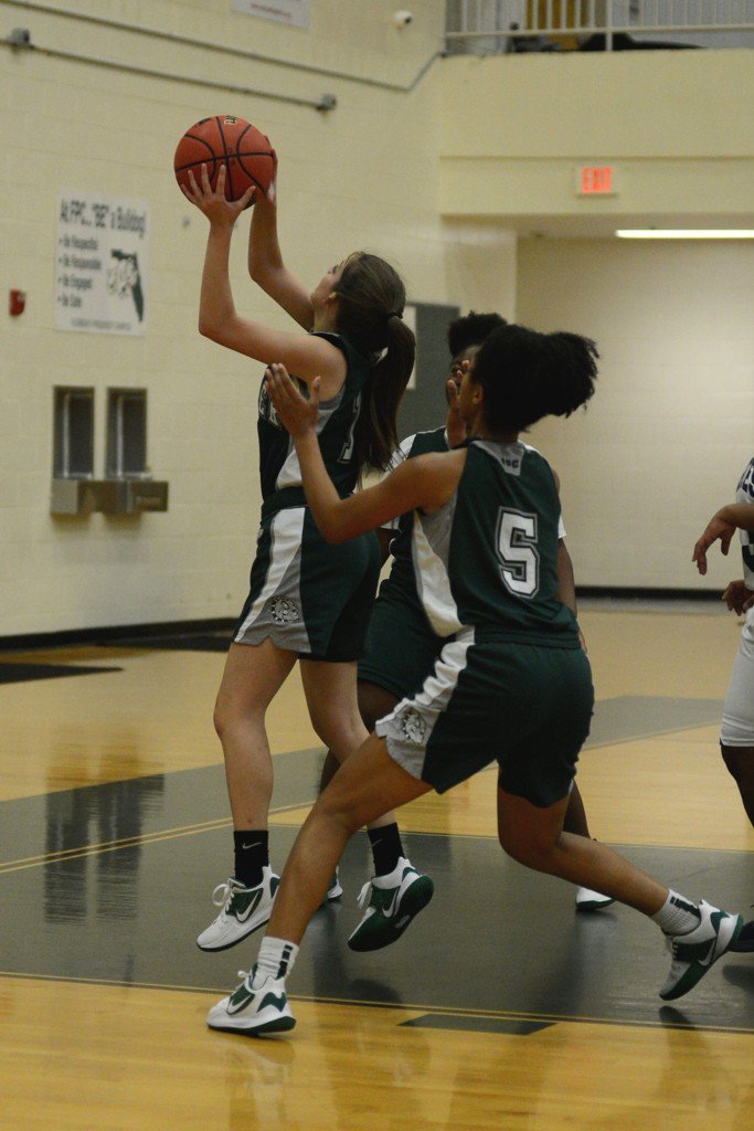 valentinophoto1's tweet photo. Some pictures from tonight's @FPCGBBall game against @MHSPirateNation https://t.co/oKacnHPOpZ