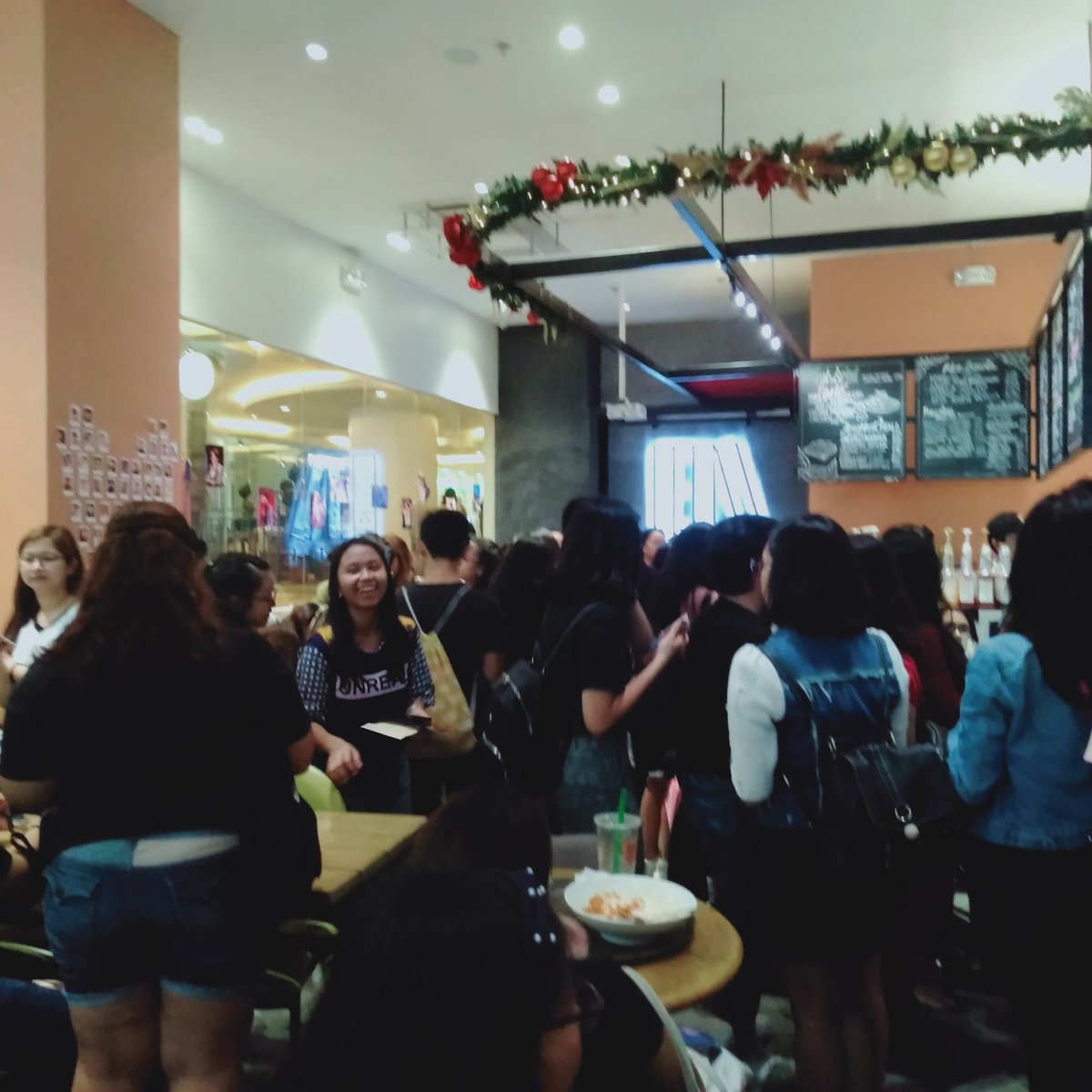 wonpinks's tweet photo. #DAY6GRAVITYinMANILA #DAY6 #DAY6GRAVITYAtTheBigDome 💙💙💙💙💙🤟🤟🤟 https://t.co/qJdOlGoeq8