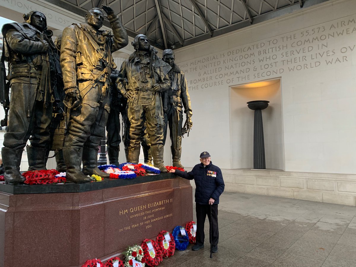 henryhowardfun's tweet photo. Over 55,000 airman died during WWII. Here’s my Dad former Wellington Bomber rear gunner at The Bomber Command Memorial in Green Park yesterday. @almurray @TheRAFClub @BrooklandsMuseu https://t.co/YBcL1mUxWV