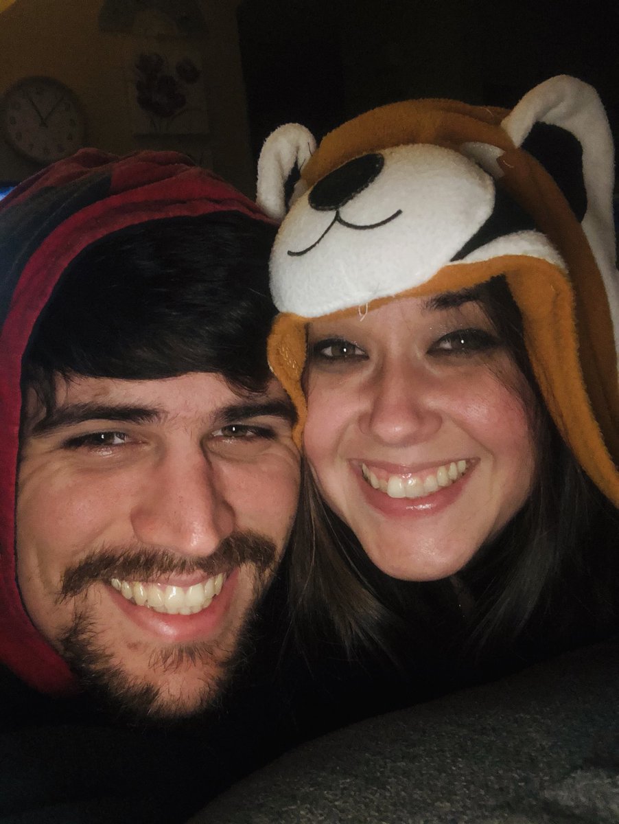 CutierooSR's tweet photo. Save the date kind of night- time to be silly and enjoy ourselves while watching #anime and stuffing the save the dates. #onesis time in full session and beers to follow. Cheers! β¦@trojandude12β© https://t.co/4pxZPgfrJ1