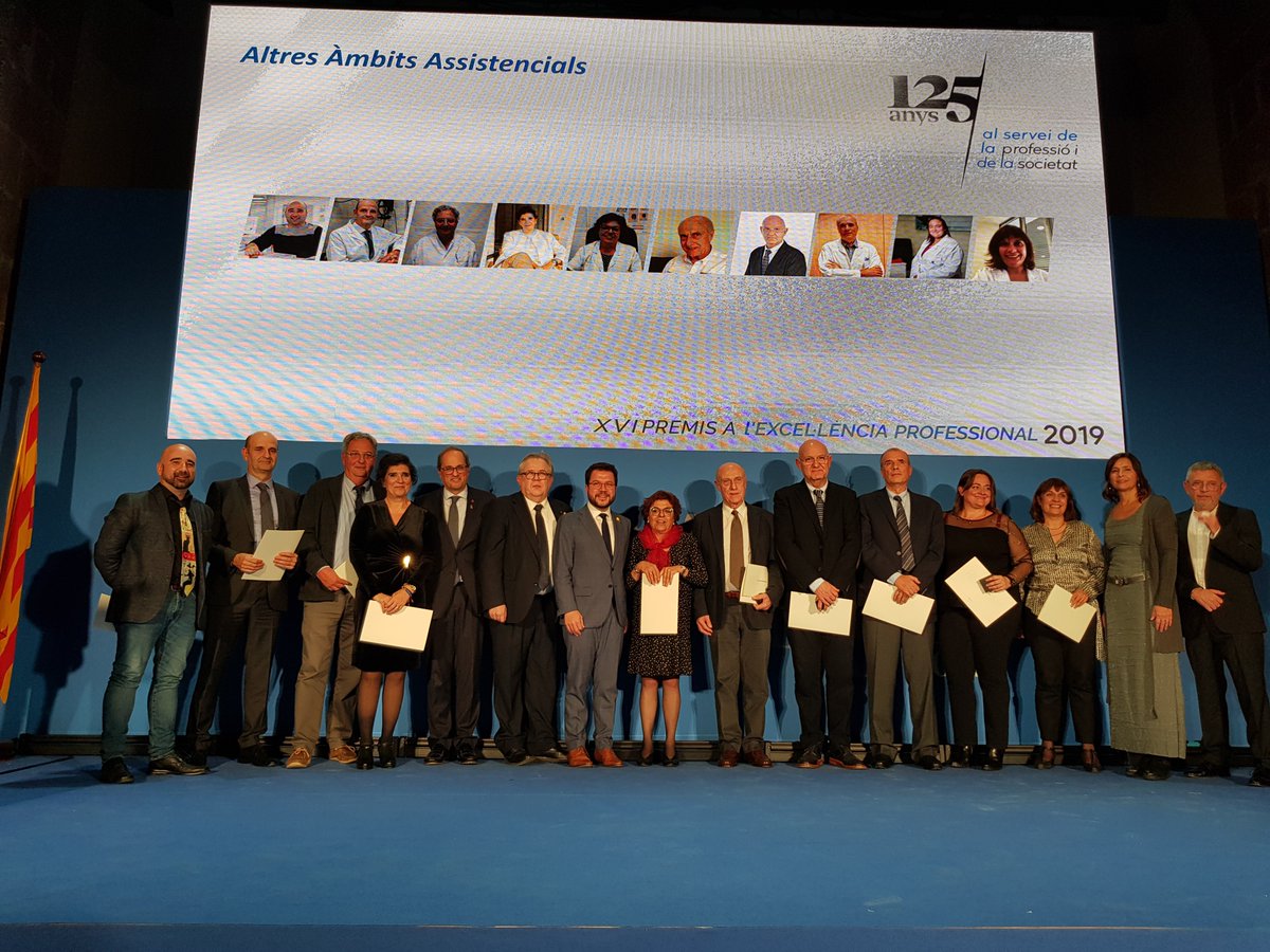 CanalTerrassa's tweet photo. El @COMBarcelona atorga al Dr. Alejandro de la Sierra i a la Dra. Amaia Hervás el Premi a l’Excel·lència Professional https://t.co/U5UTqg70SQ #HUMT #Terrassa #PremisExcellencia #125anysCoMB @Mutua_Terrassa https://t.co/VMWvwV75N0