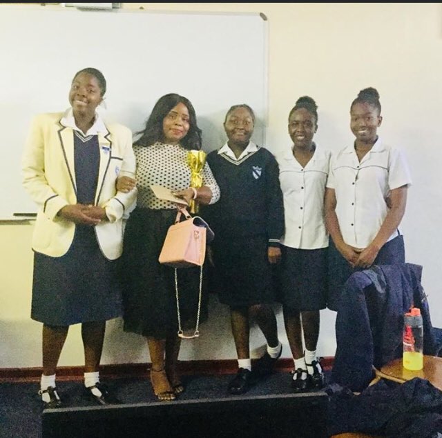 EmmaNxumalo's tweet photo. #DominicanConvent Empowereywomen empower women! One of these ladies is now doing farming all because of @ZwideVeggies ! #WomenInFarming #BossBabes #BulawayoToTheWorld thank you for the love💋 #MotivationalSpeaker https://t.co/5zBwQUvfm8