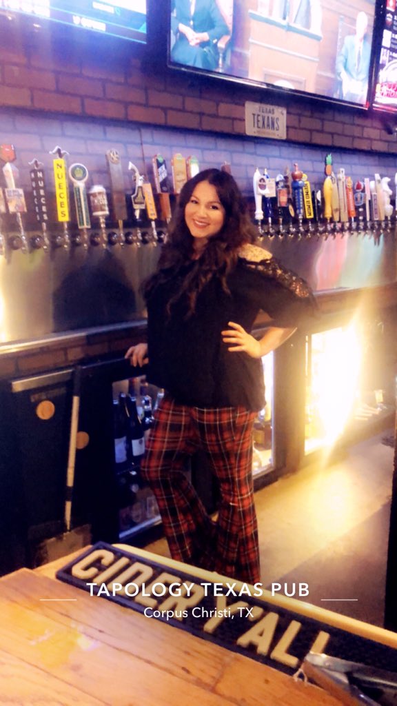 🎼VICTOOOOOORIA
        is behiiiiiiiiind the bar🎶🎵!!!! 
Come see her smiling face and let her pour you a cold from our 40 taps!