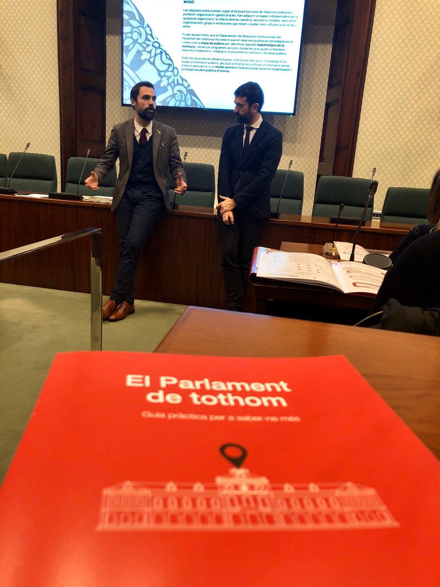 MasterEventsM's tweet image. Ahir la sessió pràctica la vam fer al @parlamentcat on ens va rebre el seu president @rogertorrent 
Intensa tarda de #ProtocolOficial q ens va permetre conèixer com s’organitzen els esdeveniments i el protocol +institucional #Learningbydoing #PrivilegisBlanquerna @BlanquernaFCRI
