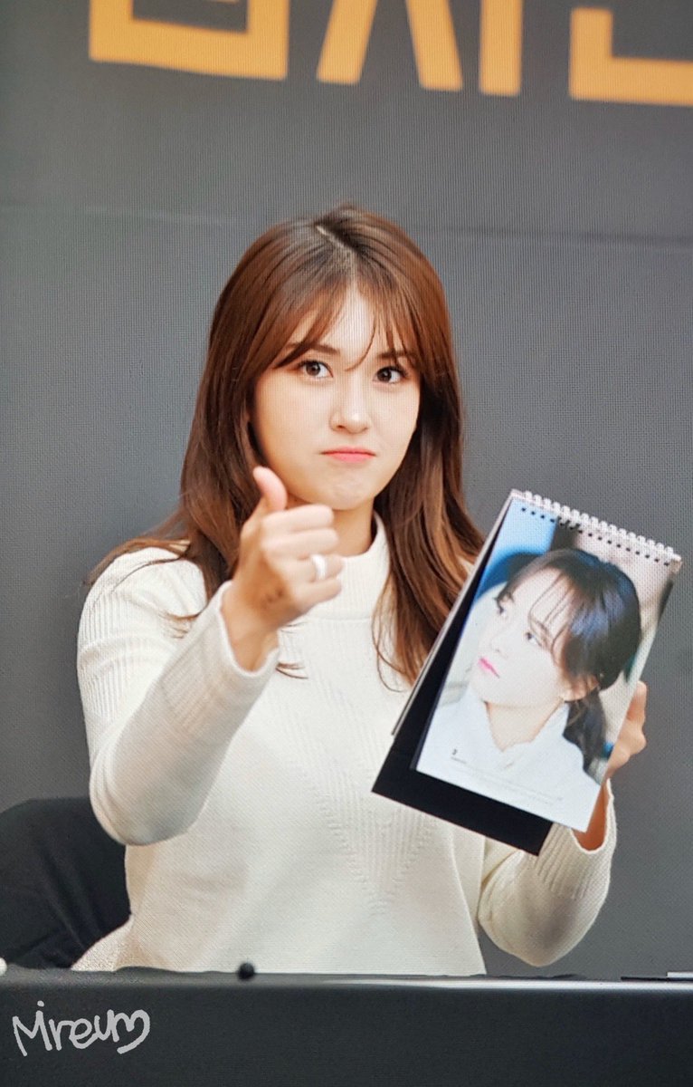mireum_0's tweet photo. 😭😭

소미 프리뷰.

191123 팬싸인회 #소미 #전소미 #올라운더챌린지 #빈폴스포츠 https://t.co/DS6kcJLuuQ