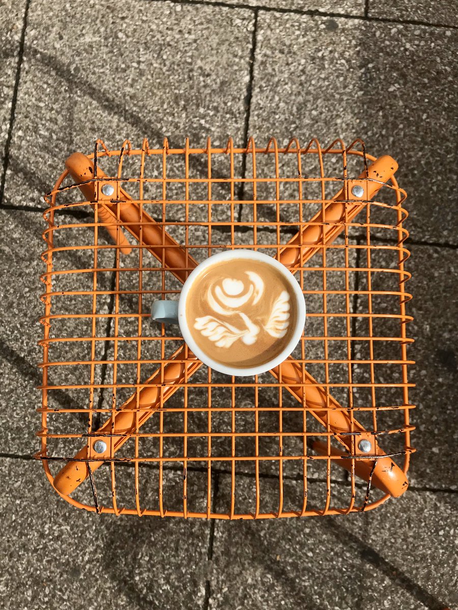 Saturdays filled with roses at The POD 🙌🏻 Make sure to visit us if you’re in Canterbury and get your Lost Sheep Coffee weekend fix 🙌🏻
.
#latteart #latterose #lostsheepcoffee