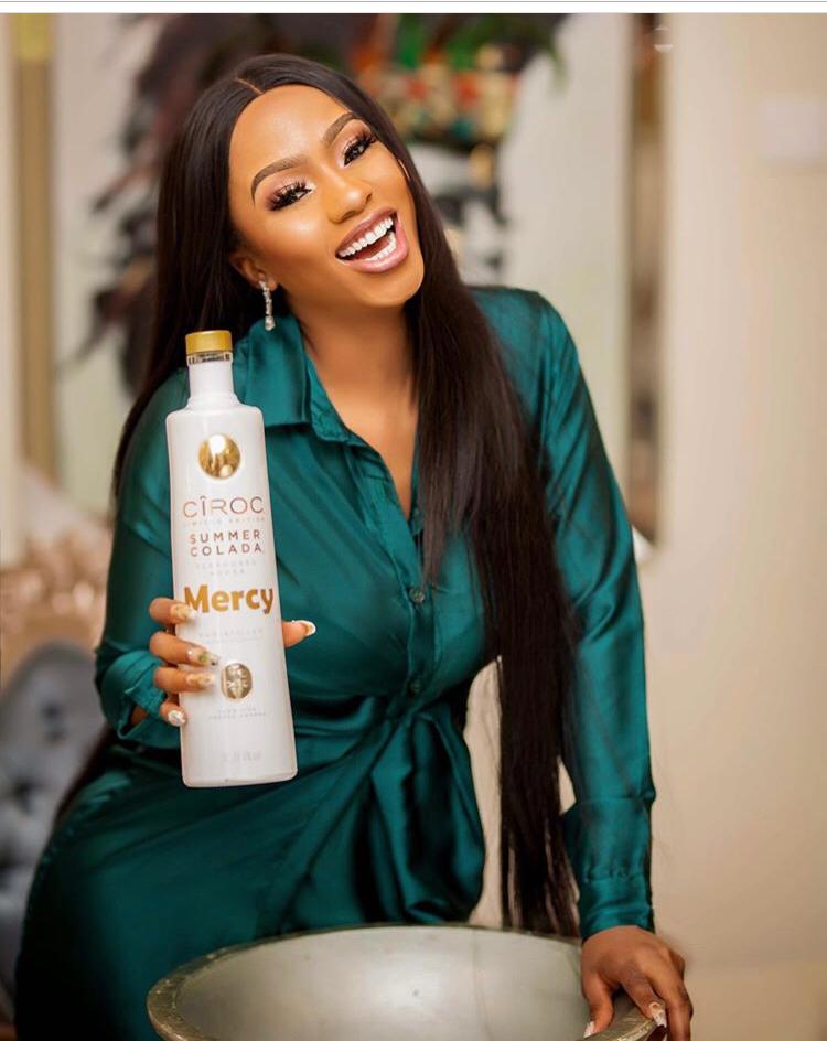Lwandlelwam672's tweet image. Iam thinking of framing this picture and put in next to my bed, I need to see this refreshing face everyday when I wake up🙊🤗.. Mercy snapped here this is Theeee Best 👌 #MercyEke #MercyColada #bbnaija #MercyXCiroc