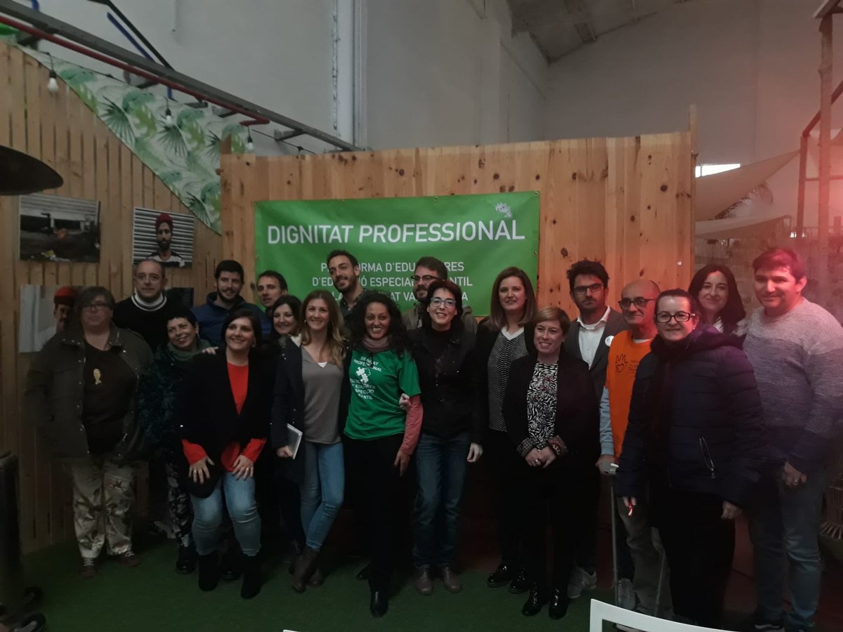 RaquelAnGi's tweet photo. Moltes gràcies a la @P_Educadors per haver comptat amb mi per a compartir un matí replet de reflexions necessàries per a  millorar la #InclusióEducativa i les condicions laborals de les #EEE  #EEI i #Fisios . Seguim treballant! https://t.co/ZjydlZcv4W