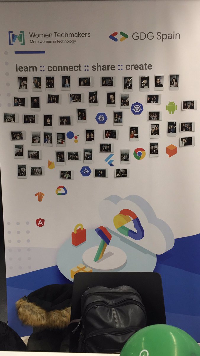 dFuentesFdez's tweet photo. En el stand de @GDG_ES #commitconfgdges https://t.co/0JvJ2wg4DV