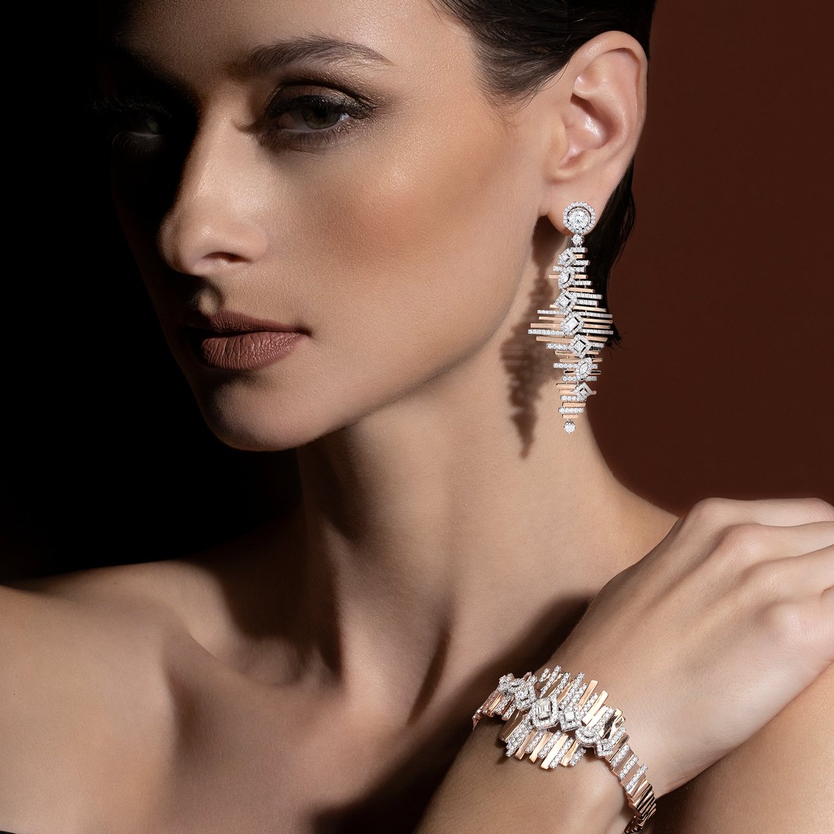 Be kind by doing good deeds, and stay stylish with this excellent piece.

Product code (PLU): H19011374 (Bangle) &amp; H19009201 (Earrings)
.
.
#HaveItAll
#Mondial #Pendant #Diamond #Jewelry