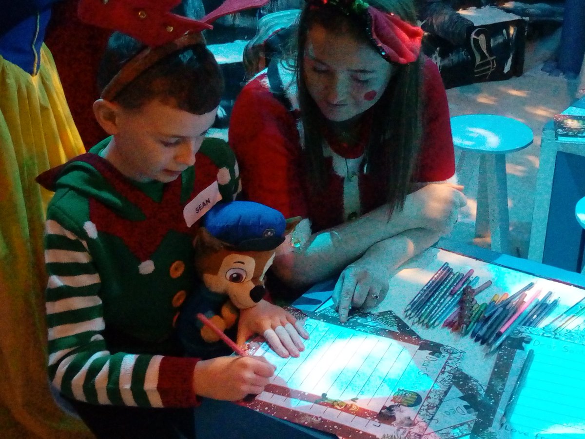 HoHoHoWexford's tweet photo. Games, treats, giggles and surprises galore at #SantasEnchantedCastle today. Why not come and visit is tomorrow. Lots of #FamilyFun with #Santa &amp; the gang! https://t.co/xRb2W0olLx