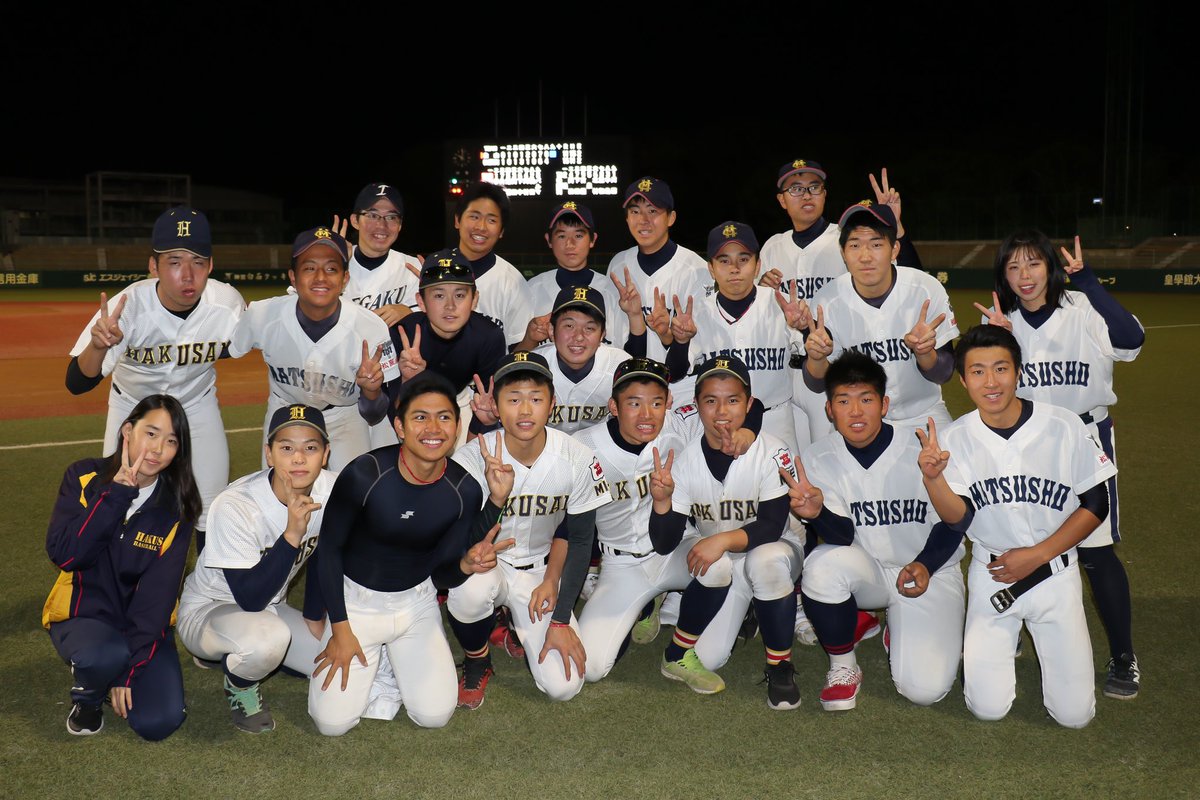 TAMAEPAPA_phot's tweet photo. 昨夏の決勝の再戦、白山・松商両チームの3年生の皆さん、遅くまでお疲れ様でした！！(遅くなったのは忘れてたのではなく、交流戦の会場が家から10分の山商Gから約2時間かかる菰野Gに変更になったせいです) https://t.co/0j9UeVYIqE