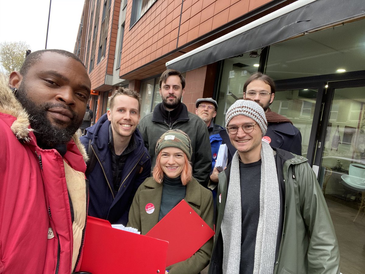 First session of canvassing done in Islington with my @HollowayLabour ward comrades for our amazing MP @EmilyThornberry. Now on route to support @MattRodda and @RachelEden of @ReadingLabour.