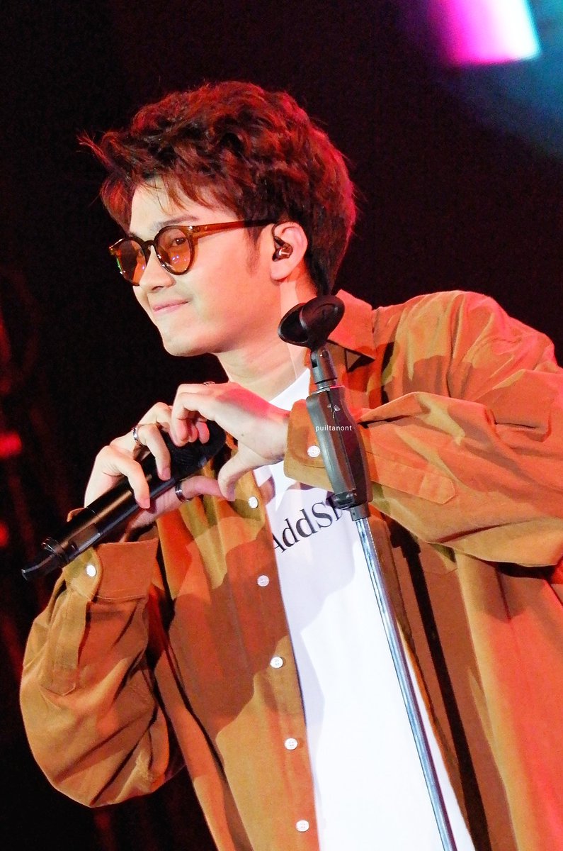 PDoungpimai's tweet photo. ชอบมาบอกรัก 💙😘💙 เราก็เขินเป็นนะ คนบ้าๆๆๆๆ 55555 #nonttanont #nontfa #ออฟฟิศFESTxNONTTANONT https://t.co/GhMf64YjFR