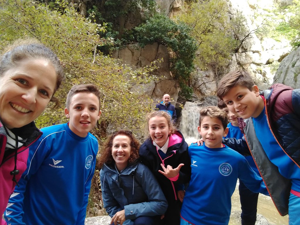 #Alevín | 

Primer encuentro del fin de semana para nuestros equipos. El #Alevín sigue imparable y suma la décima victoria consecutiva en Luque por 3-5, con tantos de David Contreras, Iván Priego, Santi Gómez, Jesús Cubero y Rodrigo Jiménez.