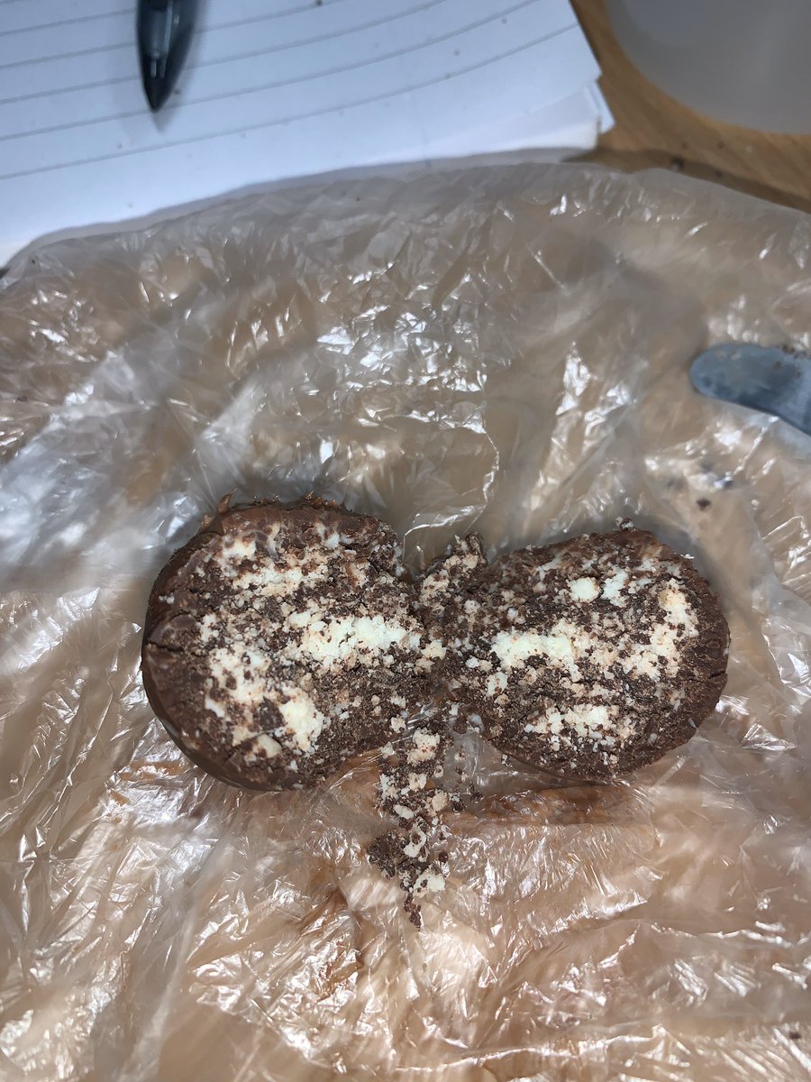 Miss_RDavies's tweet photo. Chocolate rocks! (In both meanings of the word!) #primscience #ehuscience #chocolate https://t.co/oN1G8TDVLz