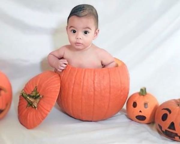 _BabyVote's tweet photo. A week left until we find out the winning Girl and Boy of the November #BabyVote competition! Remember the Top 20 Girls and top 20 Boys make it to the final round so everyones got a chance! Check out some of these entries at https://t.co/CXoIyZ3Mu6 😍👶🍼🤗 https://t.co/wEpHWA7q0H