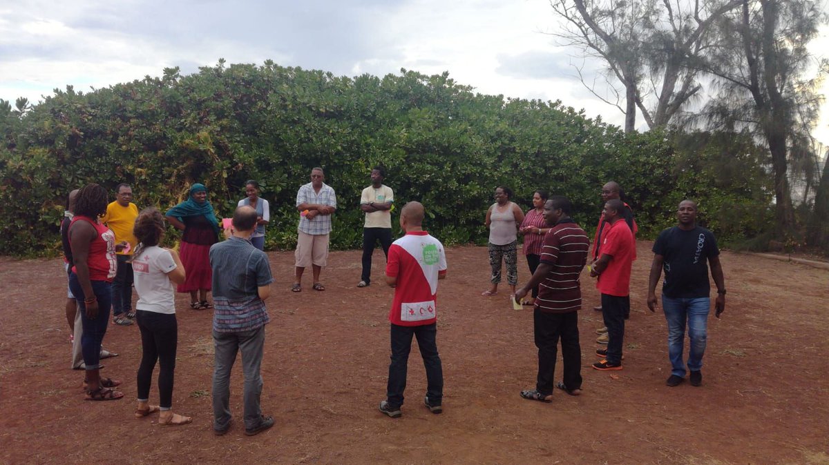 PIROI_CRF's tweet photo. Lancement de la formation « SURGE - Santé publique en contexte d’urgence » pour développer les capacités des Sociétés nationales en matière de #preparation et de #reponse aux #epidemies. 
@commission_coi @Prefet974 #ARS #sante #urgence #PIROICenter https://t.co/7ZeRef91rn