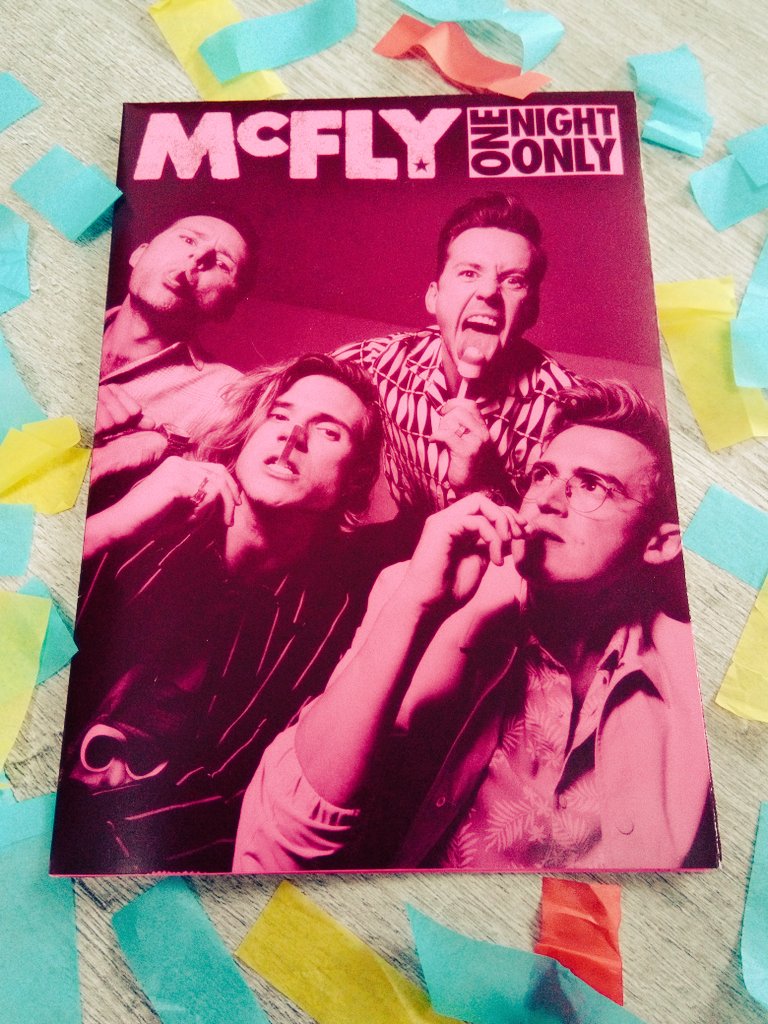Tasmin_McSwift's tweet photo. Can we please go back to this night? Like, is time travel a thing?!
@TomFletcher @DougiePoynter @mcflyharry @itsDannyJones @mcflymusic π€πΈπ₯πΆ π€π
#mcfly #mcflyo2 #GalaxyDefendersStayForever π https://t.co/UOkBVAob5g