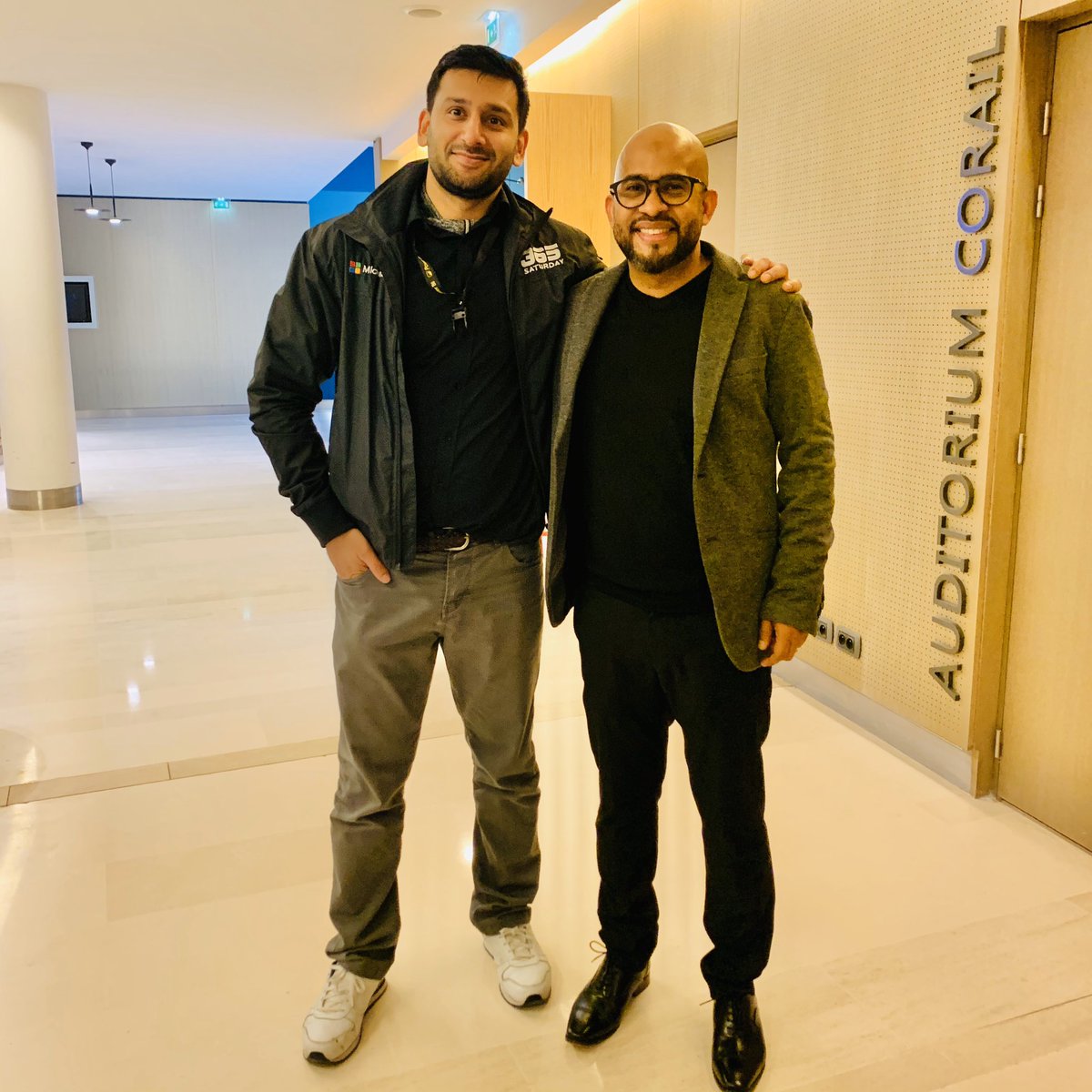 thevictordantas's tweet photo. An Amazing location + seeing old friends + making new ones = 365 Saturday Paris!
#dynamicspower #powerappsportals #portals #365saturday https://t.co/KxFSy9H0GD