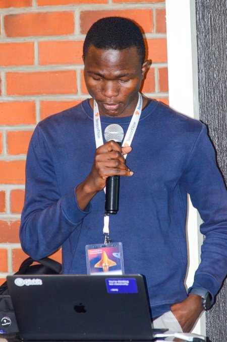 martinoywa's tweet photo. Amazing session about TF-Js by Victor Akinwande (@aknvictor) #TFWorld @TensorFlowWorld at @iHub #Nairobi #TFExtended #TFWorld #TFWorldNairoi @GDG_Nairobi @TFNairobi https://t.co/P6p9B6q4sy