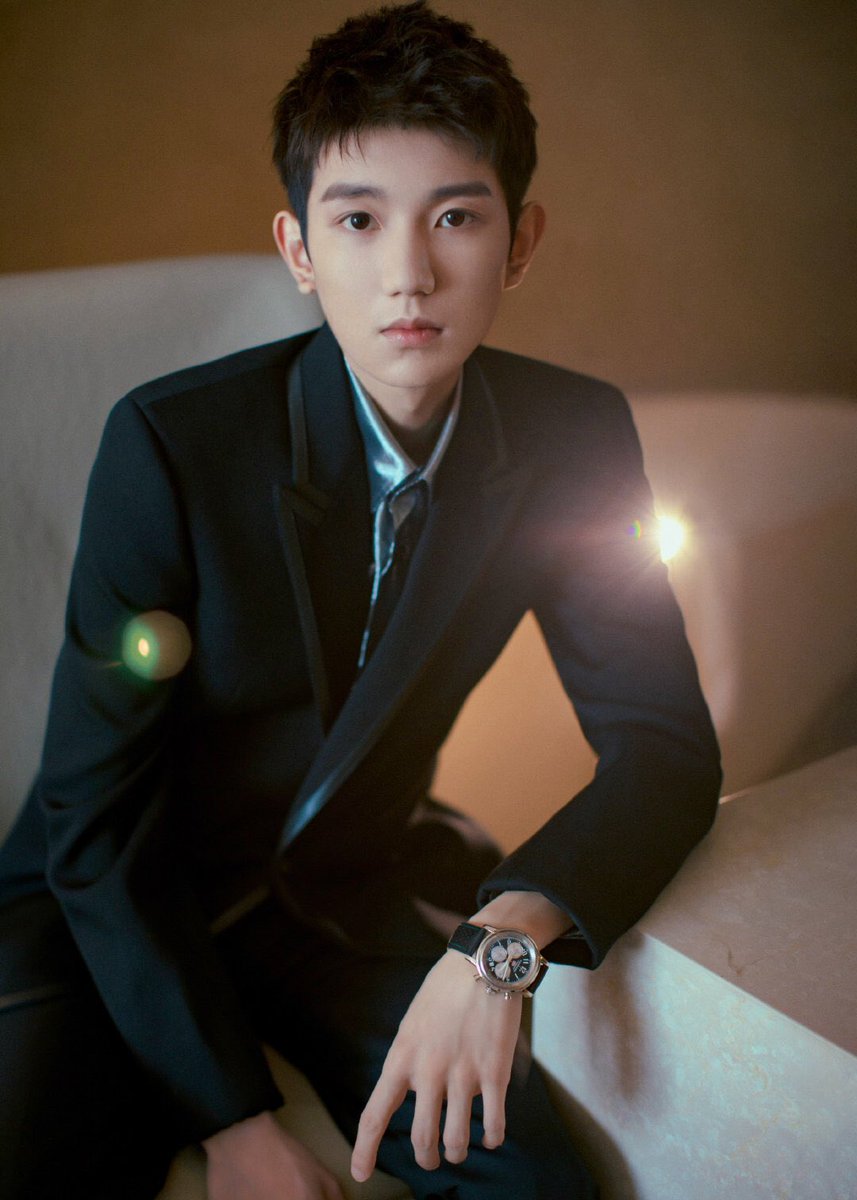 AllForRoyWang's tweet photo. #王源 #roywang #wangyuan #tfboys #music #singer #cpop #china 
（1/2）王源工作室更新：
鹭岛碧海环抱，少年风采焕发，王源准备出发第28届中国金鸡百花电影节闭幕式红毯，以诚挚之心感受隽永的光影魅力，与众影人共襄盛举。 https://t.co/IZYVsdK0m3
