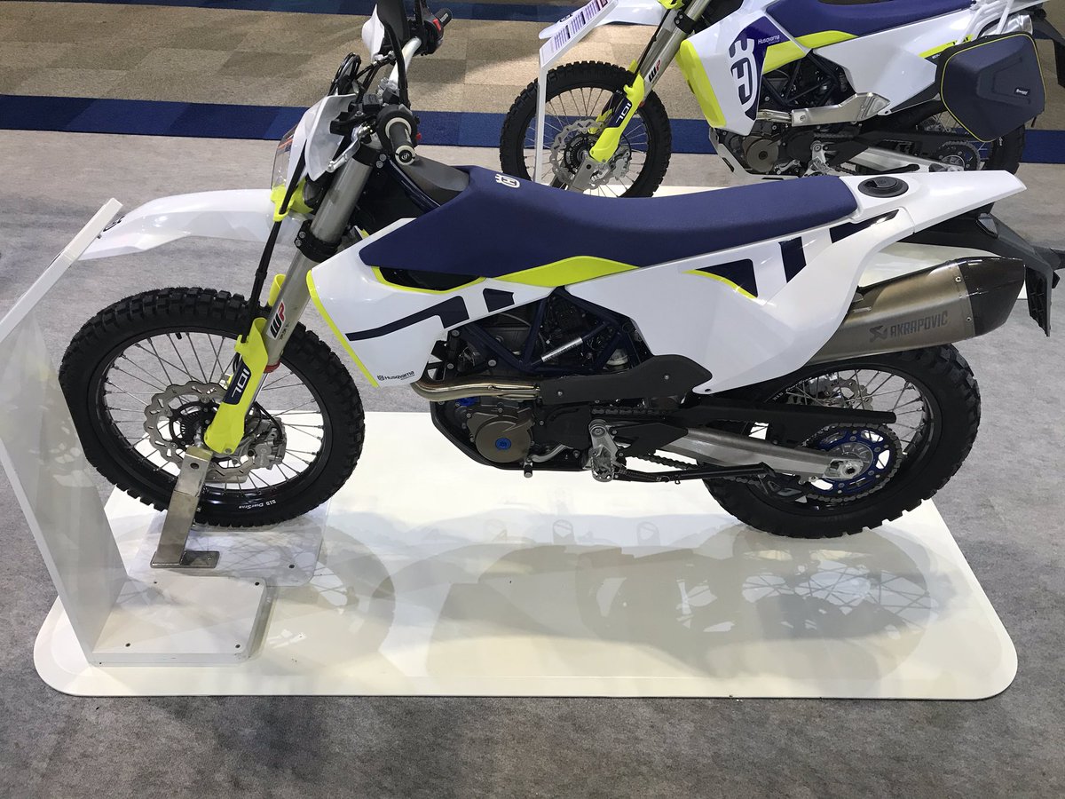 The new 2020 701 Enduro

fal.cn/701Enduro2020

#husqvarnamotorcycles #pioneeringsince1903 #enduro <a href="/motorcyclelive/">MCL</a>