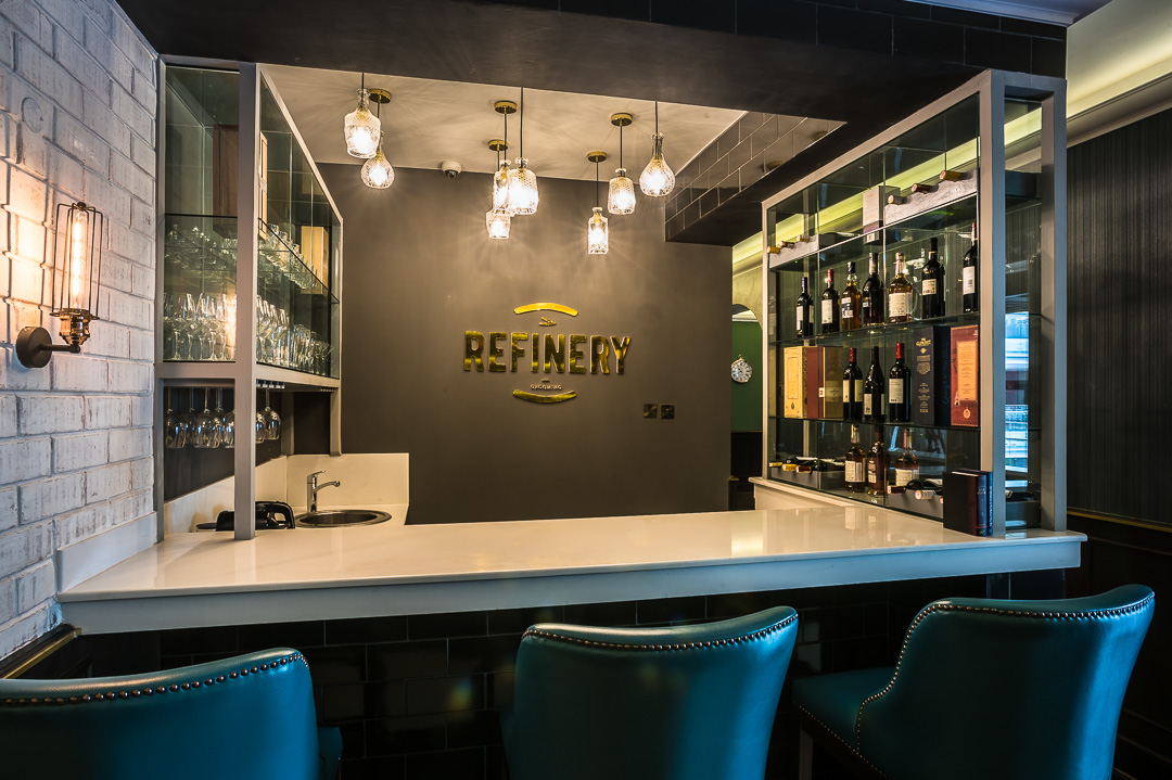 RefineryGroomin's tweet photo. Rainy Weekends are for the barbershop, a little soul music, and a shot of whiskey.
.
Come hang out a while.

#Refinerygrooming #KenyanBarbers #NairobiBarbers #Spa #Style #GetRefined #Gentlemanredefined #weekend #saturday #Barber #Barberlife #The_Village_Market #Nairobi https://t.co/5wBYGU46rX