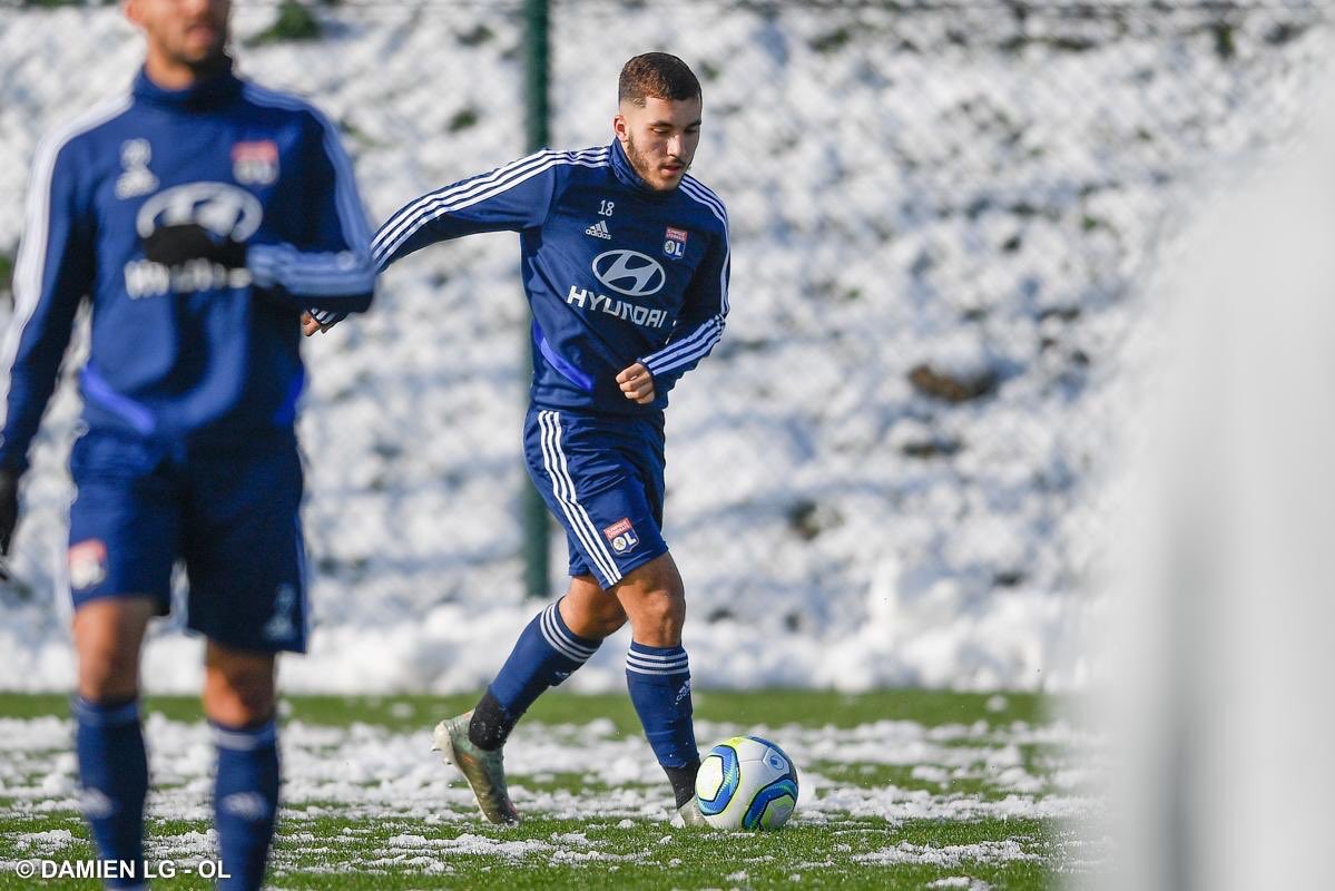 squadcherki's tweet photo. 🔴 Jour de match 🔵 

⚽ #OLOGCN
📆 J14 @Ligue1Conforama
⏰ 17h30
📺 @canalplus
🏟 @GroupamaStadium
🎟 https://t.co/1K2Jr2SCmZ
📱 #TeamOL
❤️ https://t.co/V3Uobb8jI6 https://t.co/xmmukwNVcg