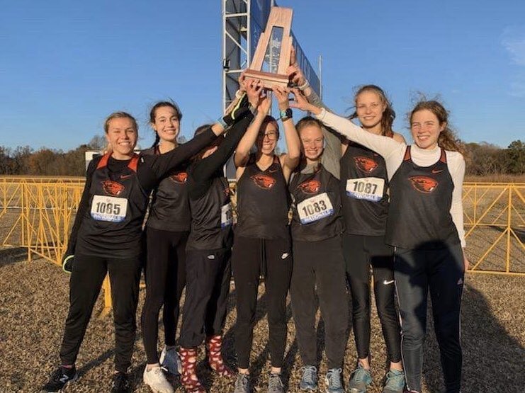 OSUrunning's tweet photo. 🏆 Our women’s team got 2nd at NIRCA Nationals!!! 🥈

This has truly been a special year for our runners, and we cannot congratulate them enough! Great job Girls!!! 🏃‍♀️

#scobeavs #secondplace #NIRCA #nats #cold #amazing #performance 
#matt https://t.co/g5WNkqig6f