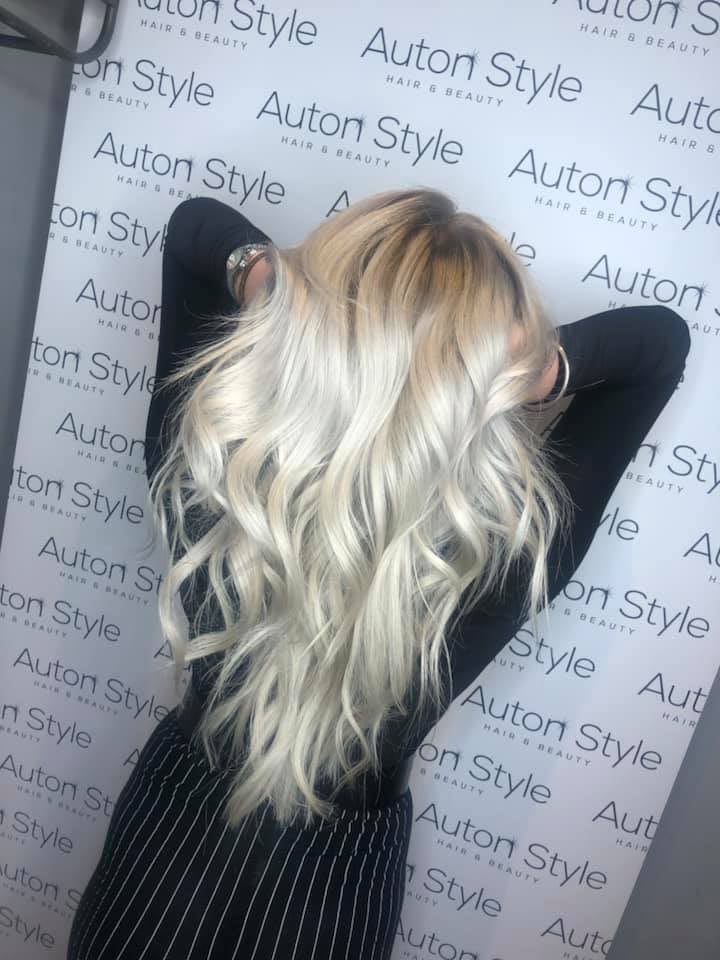 AutonStyle's tweet image. Anyone else counting down the days until Christmas? ✨😍

Treat yourself to our BIG BLOWOUT. Hair, makeup and lashes for only £50.

Message our page today to book your appointment. Limited availability. ✨📲