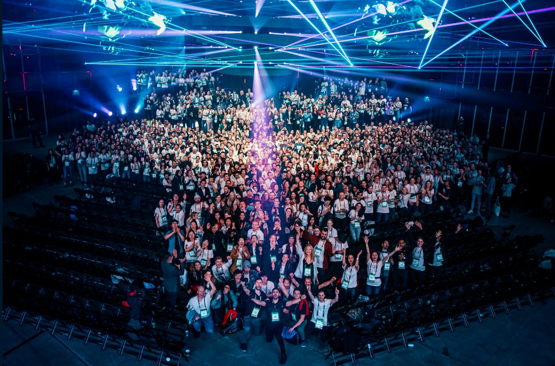 The @SlushHQ volunteers. I am sure this was a life-changing event for you all, future entrepreneurs. #Slush19