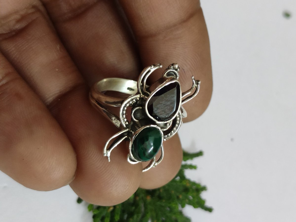 gemstonejewelr3's tweet photo. Malachite 💚With Garnet❤️ Gemstone Ring💍 In Sterling Silver
Green 💚Stone Ring,Red❤️ Stone Ring,Two Gemstone 💎Ring,Insect🕷️ Ring
One Of A Kind 💕
buy at👉https://t.co/Zb9eNaQE1T
#gemstonesring #malachitewithgarnetring #malachitering #garnetring #insectring #925sterlingsilver https://t.co/ZJpHIZSrkz