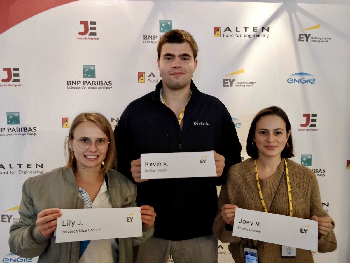 PolytechConseil's tweet photo. Cela fait maintenant 8 mois que nous avons intégrés le mouvement des Juniors-Entreprises en tant que Junior Création, nous sommes heureux de rencontrer d’autres Juniors Initiatives @ensem_conseil et Juniors-Entreprises @DevinciJ ! #DEFI13 #CNH19 @CNJE https://t.co/lvZA9iTbE0