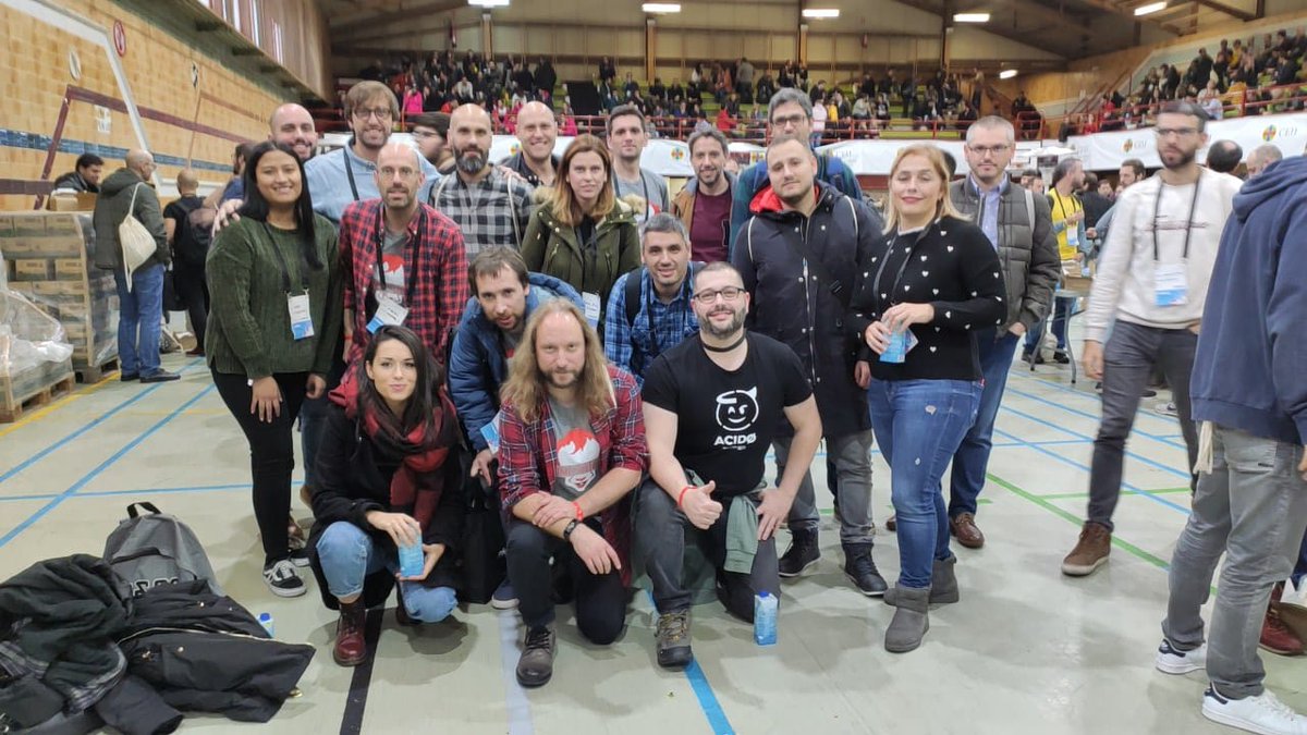 zapico20's tweet photo. @GDG_ES #commitconfgdges #intermarkers... Asturianos dandolo todo con la gente de @GdgAsturias https://t.co/UOyxdkjKTe