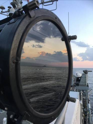 HmsBrocklesby's tweet photo. Working together with our international partners as part of #IMX19, our MCM Force has gained valuable experience. #WeSweepTheSeas #SmallShipsBigImpact @COMUKMCMFOR @HMSLedbury https://t.co/PPk4xcJFcV
