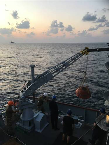 HmsBrocklesby's tweet photo. Working together with our international partners as part of #IMX19, our MCM Force has gained valuable experience. #WeSweepTheSeas #SmallShipsBigImpact @COMUKMCMFOR @HMSLedbury https://t.co/PPk4xcJFcV