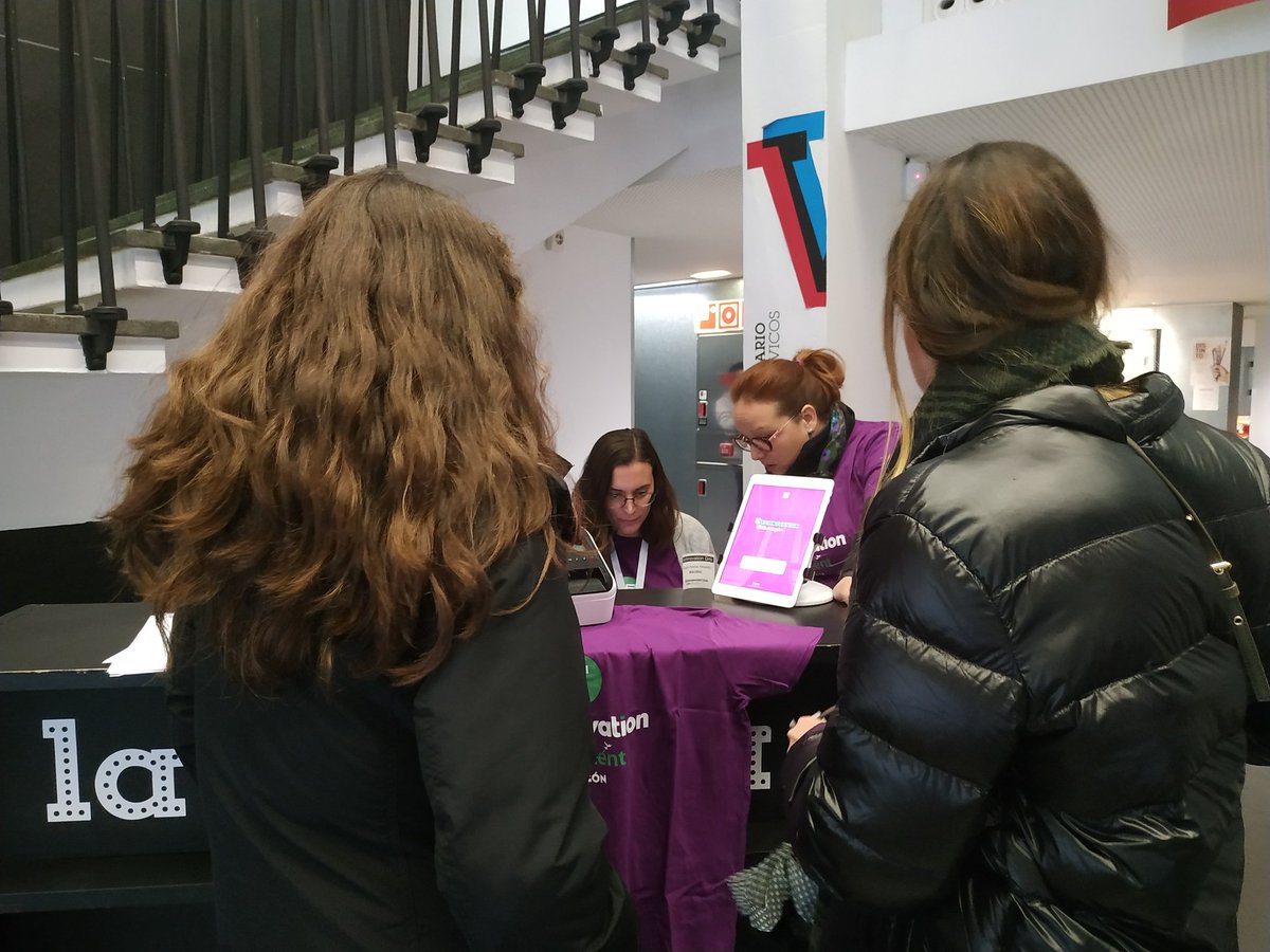 En el evento inicial de <a href="/TechnovAragon/">@TechnovationAragón</a>  nos está ayudando <a href="/maubic/">Maubic</a> en la impresión de entradas, con su aplicación #laia. ¡Y está quedando chulísimo! Gracias