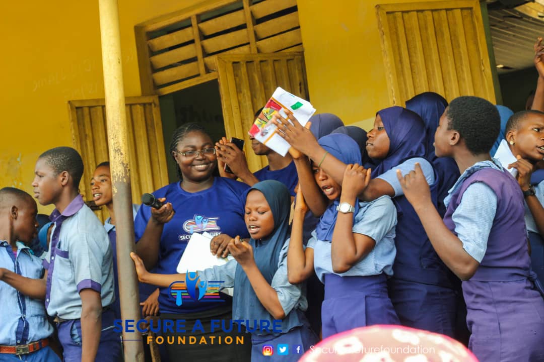 SecureAFutureF1's tweet photo. On Thursday, we were at this school in Moniya Ibadan to speak with the students on the importance of Education and to kickstart one of our numerous projects to ensure that African children and youths, irrespective of gender, have access to quality education.
#educationcannotwait https://t.co/JrV8hlardb