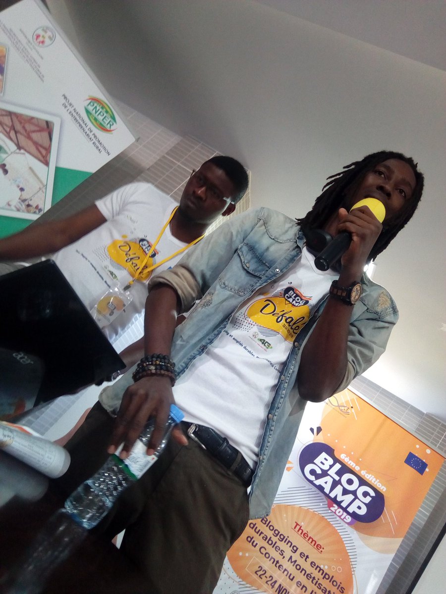 Apush_Bruh's tweet image. Astuces en photographie avec @florentbanissa 📸.

#BlogCamp,  @AmbUETogo, @boad_official, @Blog228
@228Events @228togoviwo @togocel_tg, @fnfi_togo, @TogoDosi.
#BlogCamp228, #Défalé, #FADEF #HotelDefale #tourism