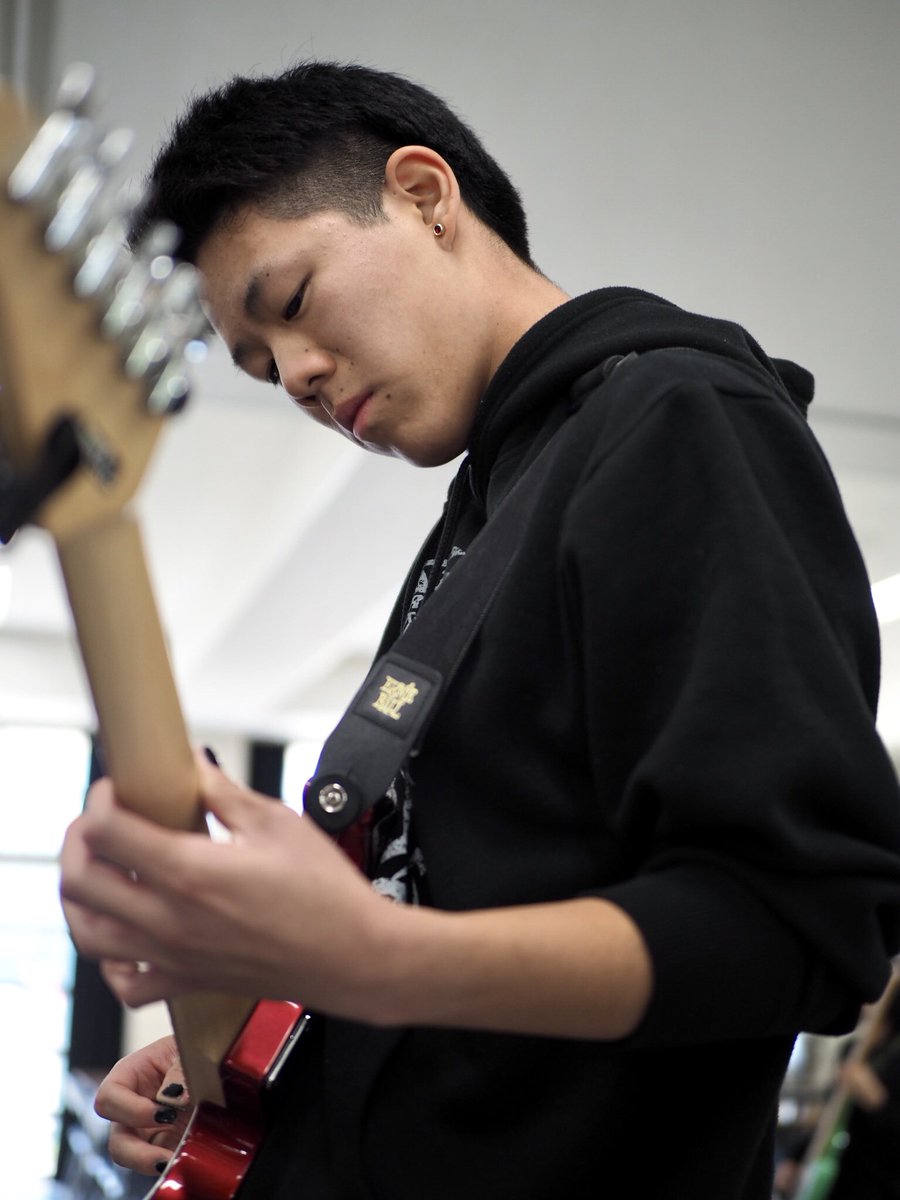 Barely Alive☆2
舞のバンドやあー♪
彼女オフショット嫌がるからやーっとこれで撮影できるwww
#枚岡樟風
<a href="/Barely___Alive/">Barely Alive🐻卒業🌸</a>