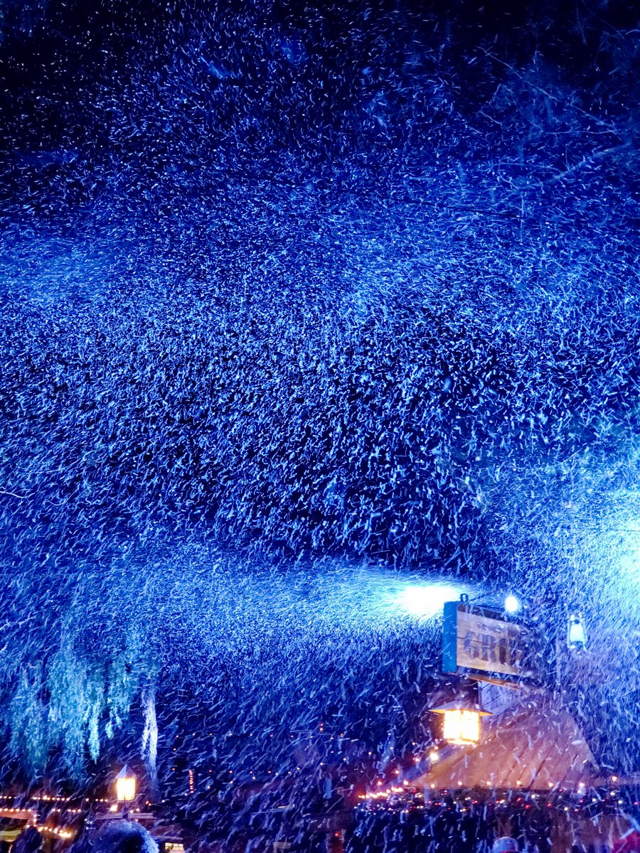 themeprkconnect's tweet photo. Snow and Glow in Ghost Town is a must-see show at @Knotts Merry Farm. Let it snow! ❄️
#ThemeParkConnect #MerryFarm #KnottsMerryFarm #KnottsBerryFarm #Knotts #BerryBloggers #FamilyFun #BuenaPark https://t.co/c1NseD6Duy