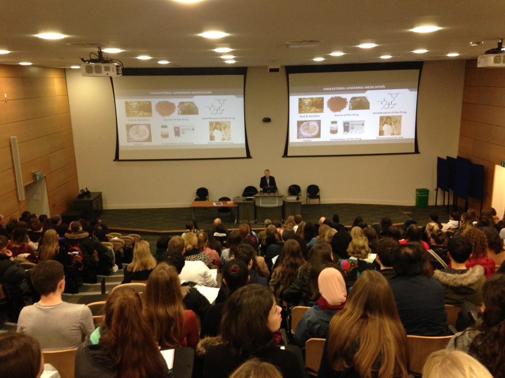 A packed theatre for the #Pharmacy talk in #TBSI now for #TrinityOpenDay. Next talk is at 1pm @tcddublin