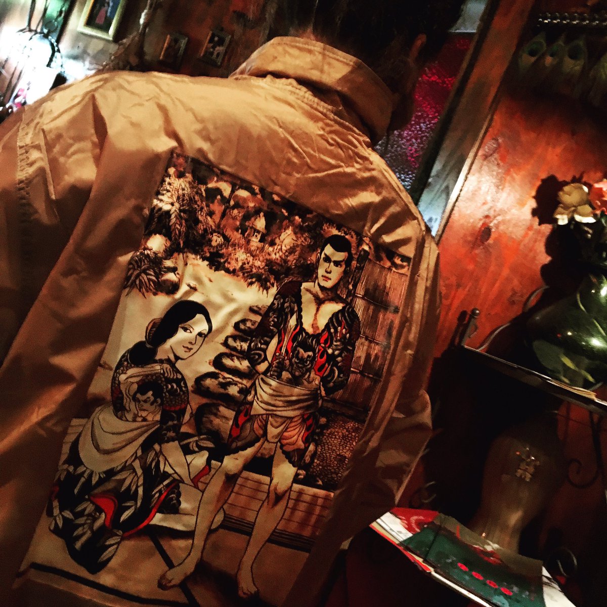 BarVINGA's tweet photo. 今日は初同伴❣️酒女五人衆と酒女うろこ詣でからの梵天太郎原画展からの土曜ビンガ開店❣️
#ギャラリー白線
#頻伽
#barvinga
#酒女うろこ
#酒女呑み会 https://t.co/fEgCjhF3pP