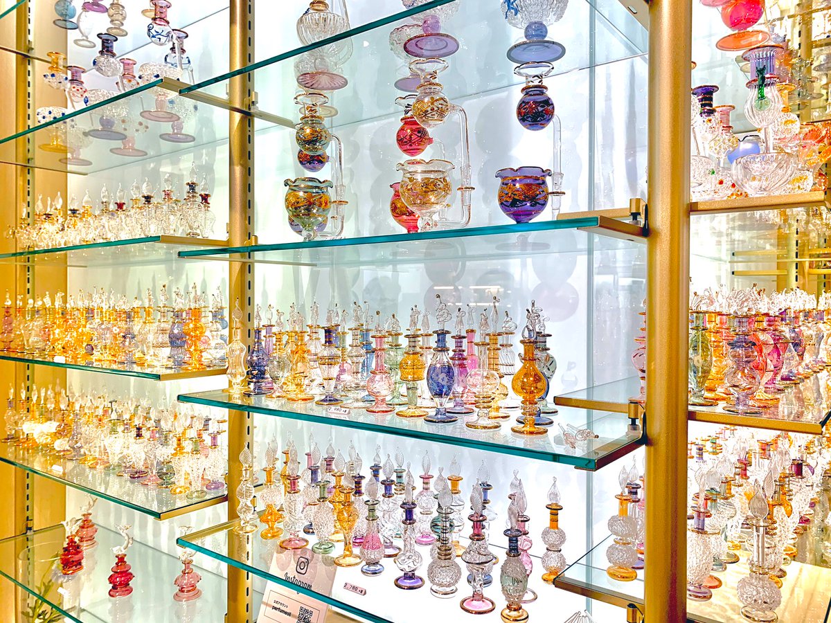 本田ユニ The Perfume Oil Factoryという香水専門店 想像以上に最高でした 私は10番を購入したんですが超 金木犀 金木犀好きは試して欲しい キツくないのに香り長持ち ロールオンで使いやすい それぞれ香りにストーリーがあって素敵だし別売りの香水瓶 本田ユニ The Perfume Oil Factoryという香水専門店 想像以上に最高でした 私は10番を購入したんですが超 金木犀 金木犀好きは試して欲しい キツくないのに香り長持ち ロールオンで使いやすい それぞれ香りにストーリーがあって素敵だし別売りの香水瓶